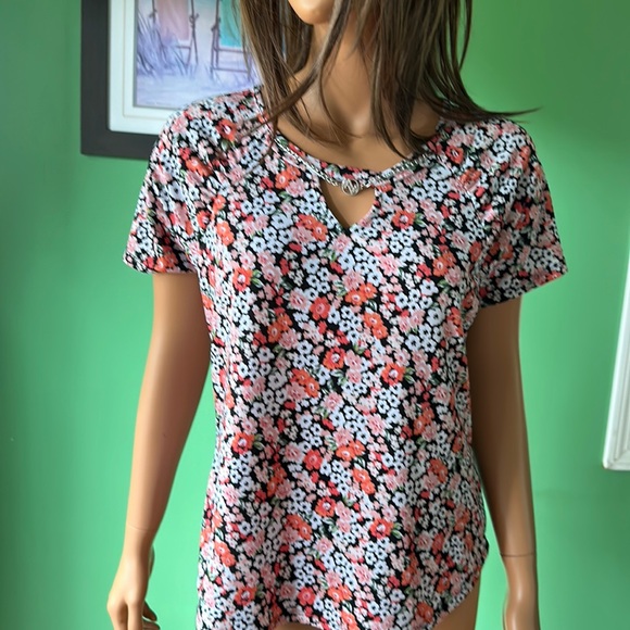 🌺🌺Adrienne Vittadini Short Sleeved Top🌺🌺 - Picture 3 of 8